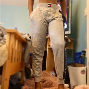 🐳TOMMY HILFIGER SWEATPANTS